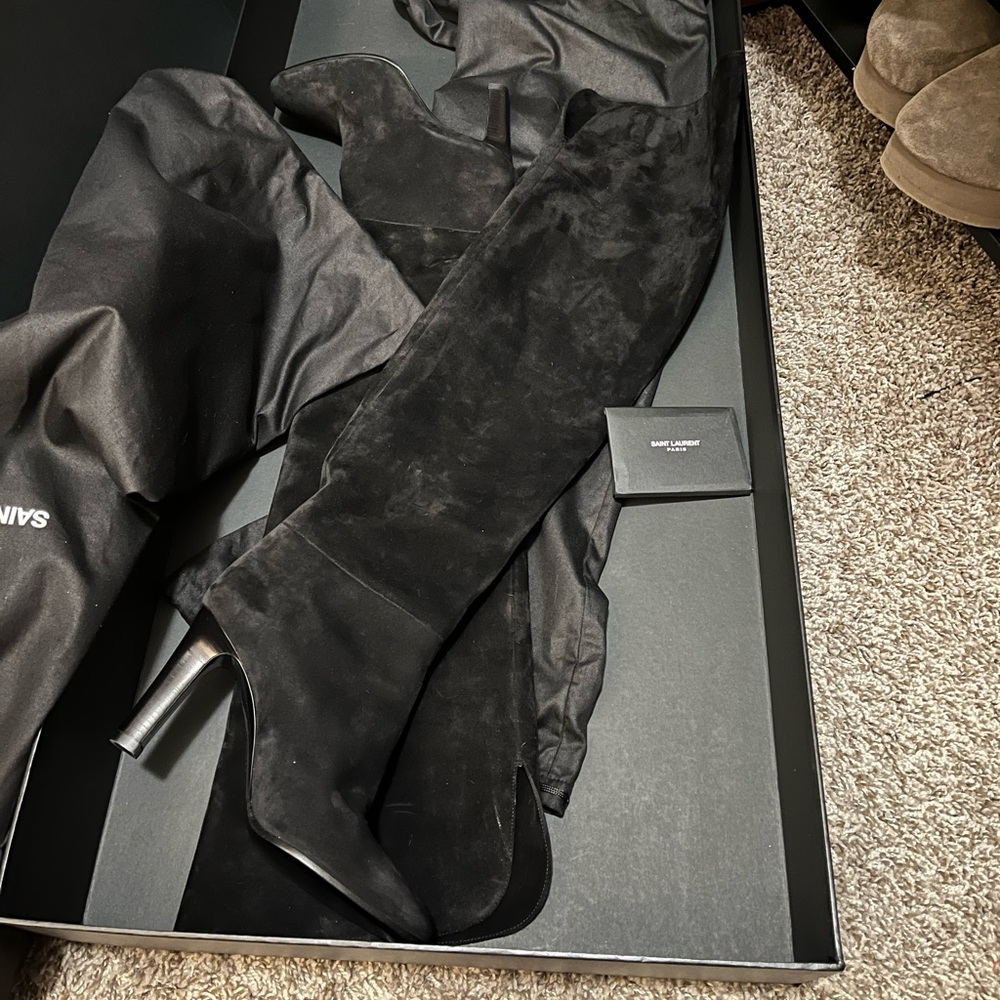 Saint Laurent black suede boots - Picture 2 of 7